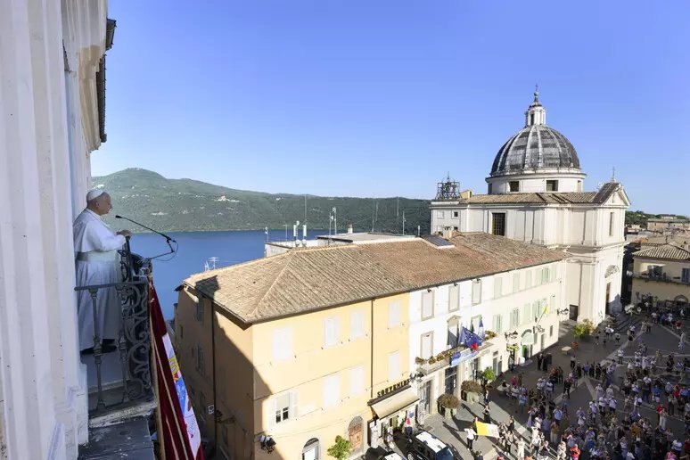 Summit dei Premi Nobel a Castel Gandolfo: 'ci aspettiamo un impegno forte sulla governance dell'IA'